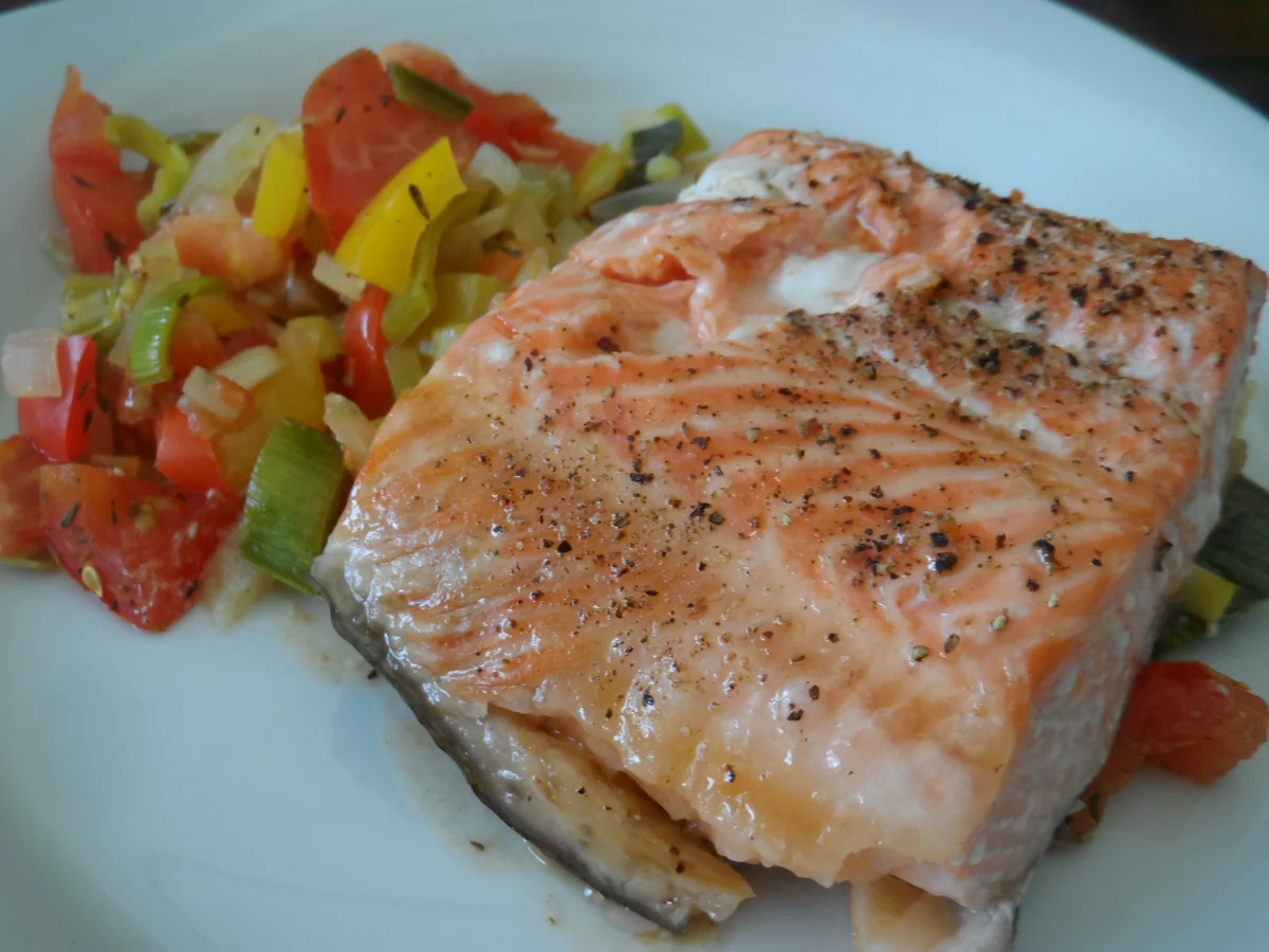 BiNe` S FORELLENFILETS AUF GEMÜSEBETT - Rezept - Bild Nr. 1101