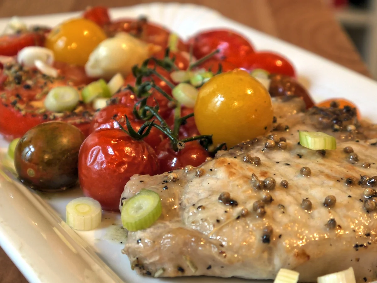 Rezept: Koteletts auf geschmorten Tomaten Bild Nr. 1133 Koteletts auf geschmorten Tomaten - Rezept - Bild Nr. 1133