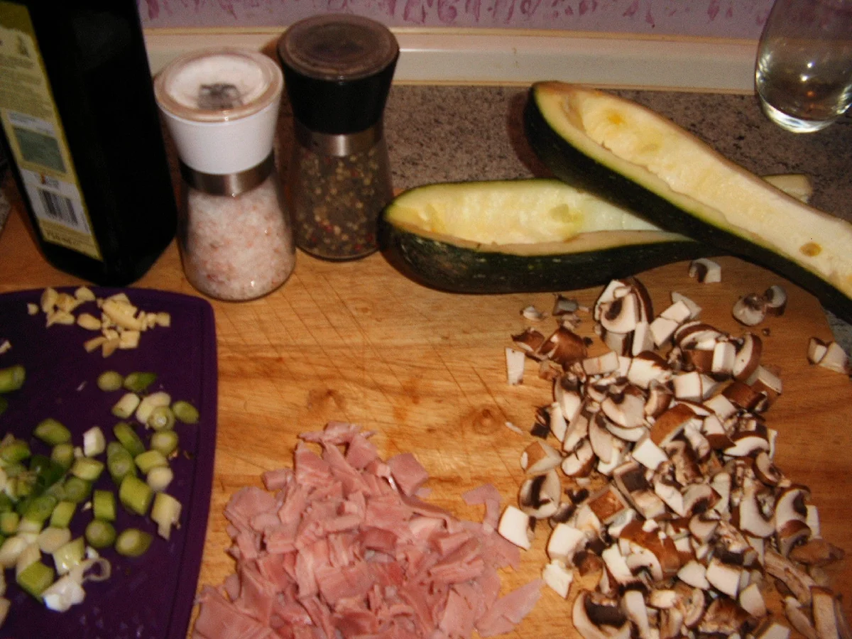 Rezept: Zucchini mit Champignonfüllung Bild Nr. 1149 Zucchini mit Champignonfüllung - Rezept - Bild Nr. 1149