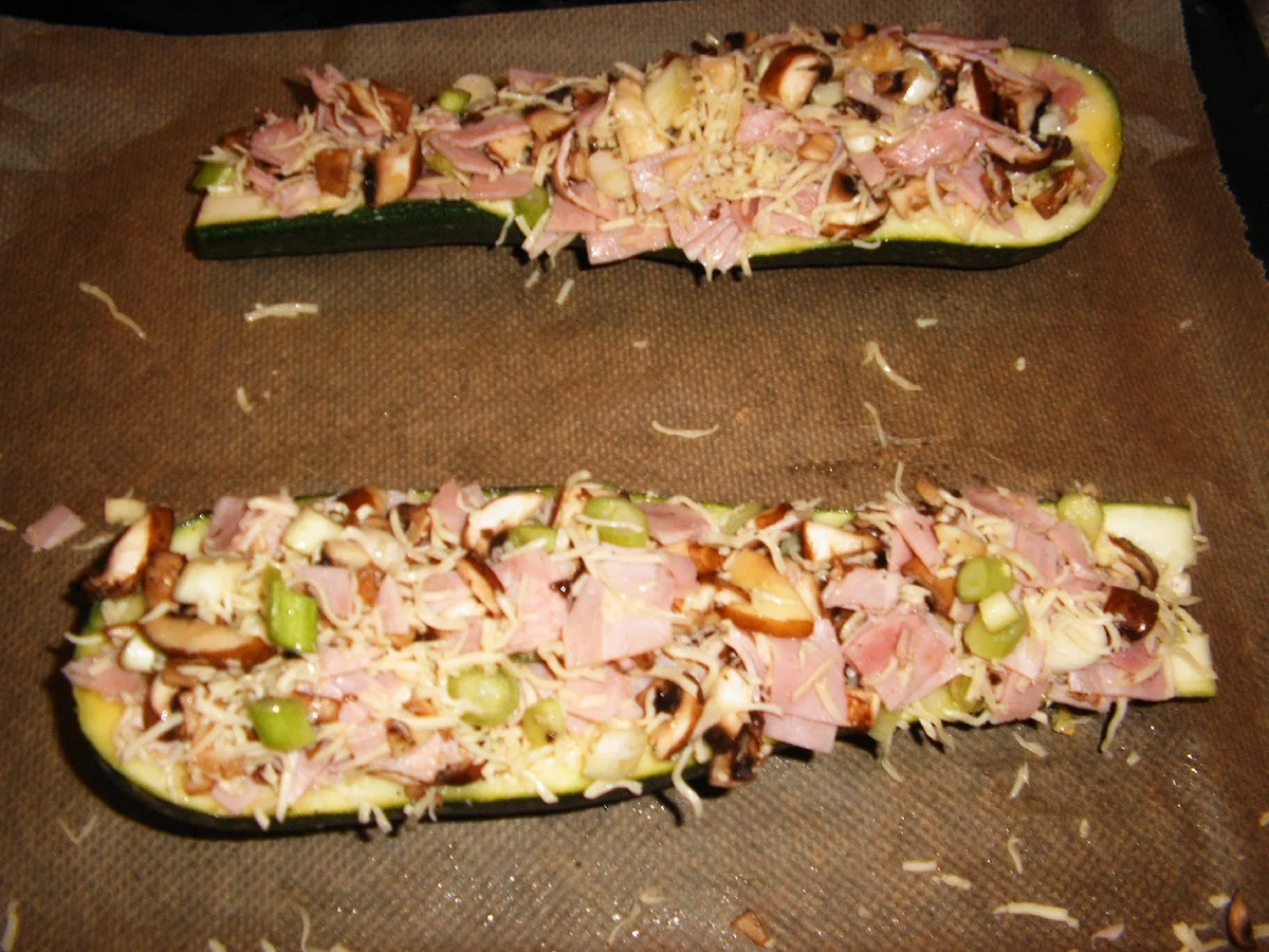 Rezept: Zucchini mit Champignonfüllung Bild Nr. 1151 Zucchini mit Champignonfüllung - Rezept - Bild Nr. 1151