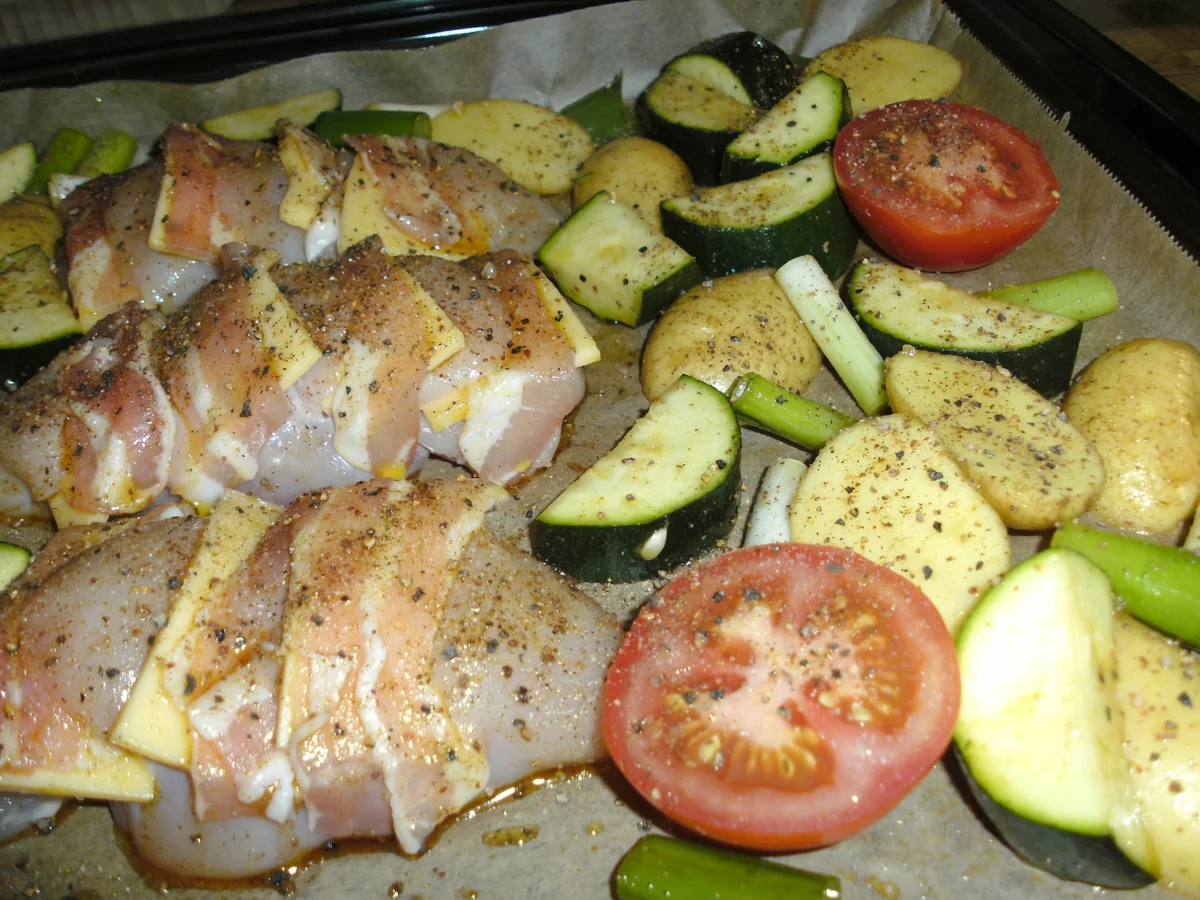 Rezept: Hähnchen Brust gefächert und gefüllt mit Speck und Käse Bild Nr. 1184 Hähnchen Brust gefächert und gefüllt mit Speck und Käse - Rezept - Bild Nr. 1184