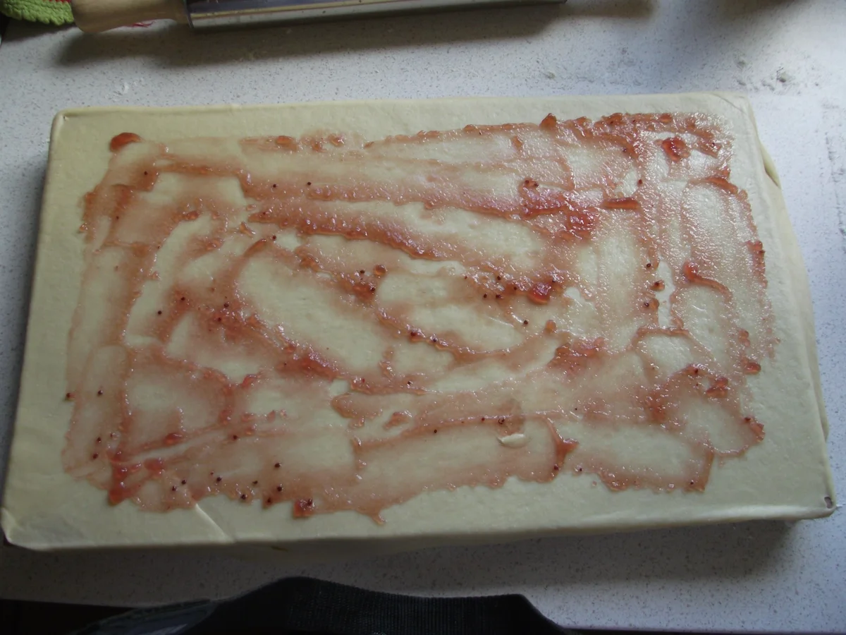 Rezept: Leos gerollter Pflaumenkuchen Bild Nr. 1186 Leos gerollter Pflaumenkuchen - Rezept - Bild Nr. 1186