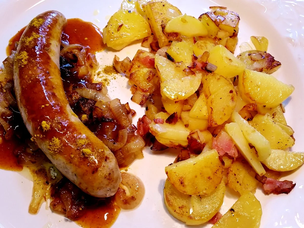 Bratkartoffeln mit Currywurst ... - Rezept - Bild Nr. 1195