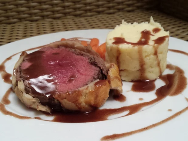 Filet Wellington mit Kartoffelpüree und Karotten - Rezept - Bild Nr. 1217
