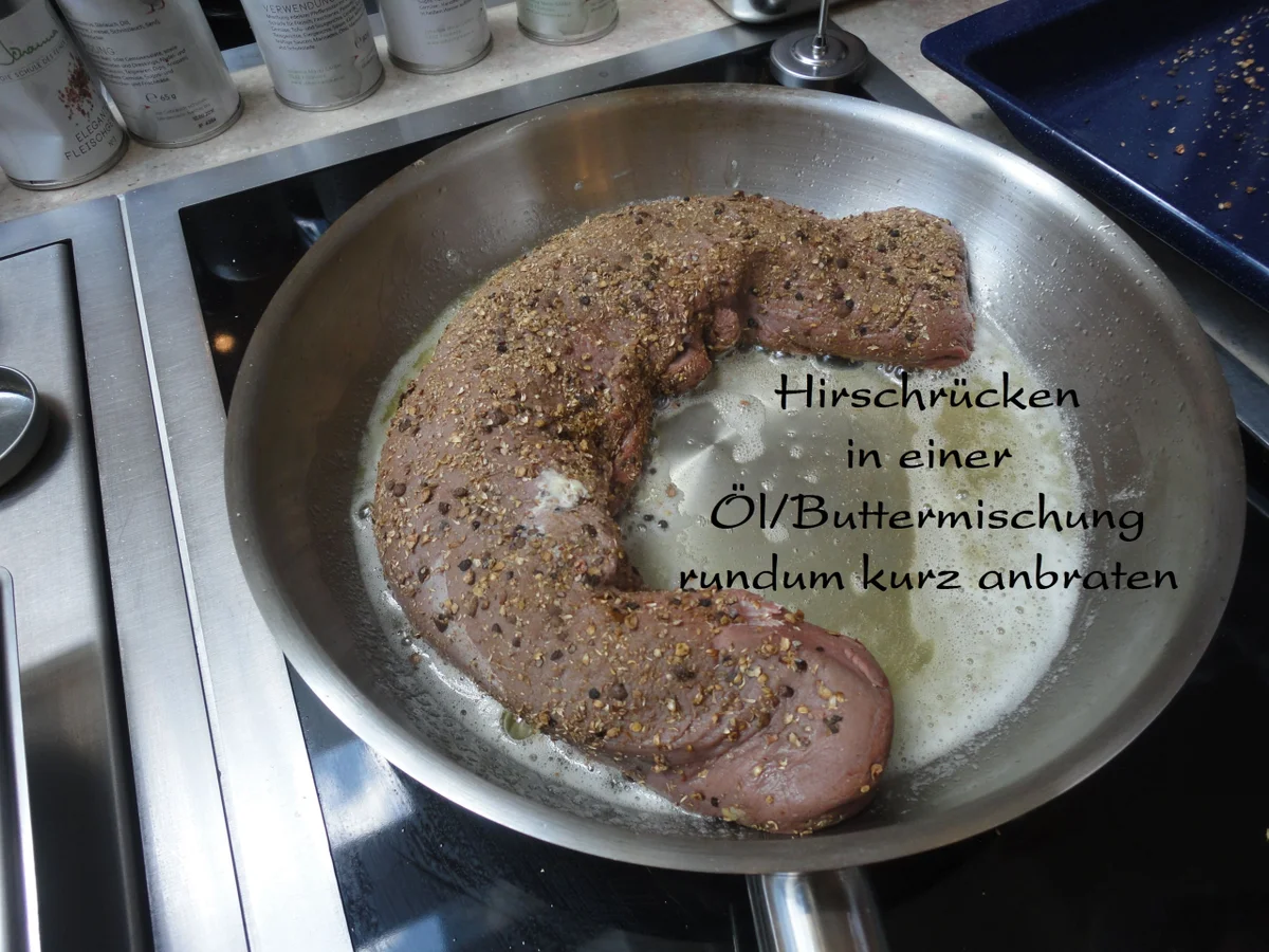 rosa gegarter Hirsch Rücken an Steinpilzen, Preiselbeeren und schwarzen Nüssen - Rezept - Bild Nr. 2171