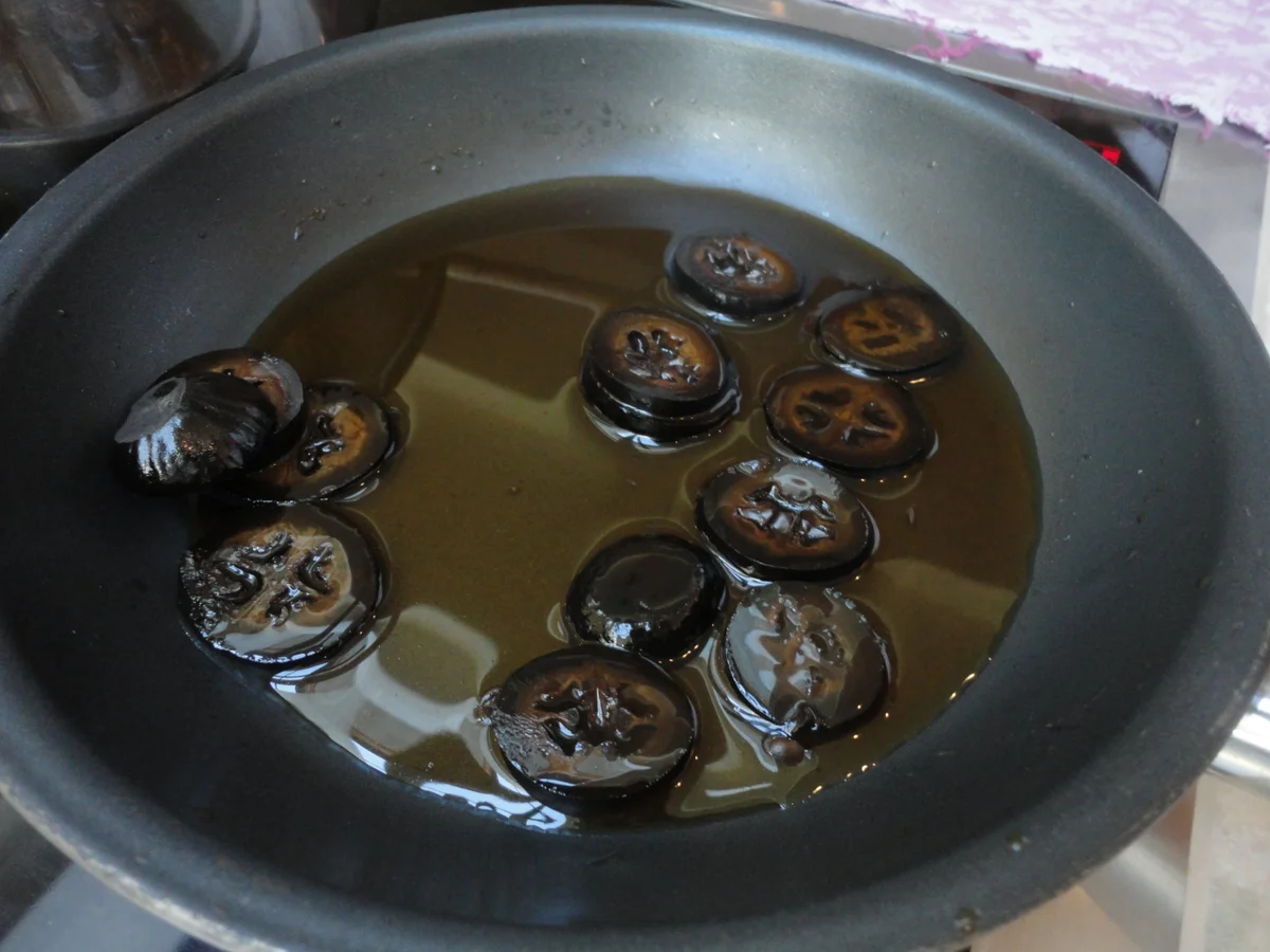 rosa gegarter Hirsch Rücken an Steinpilzen, Preiselbeeren und schwarzen Nüssen - Rezept - Bild Nr. 2174