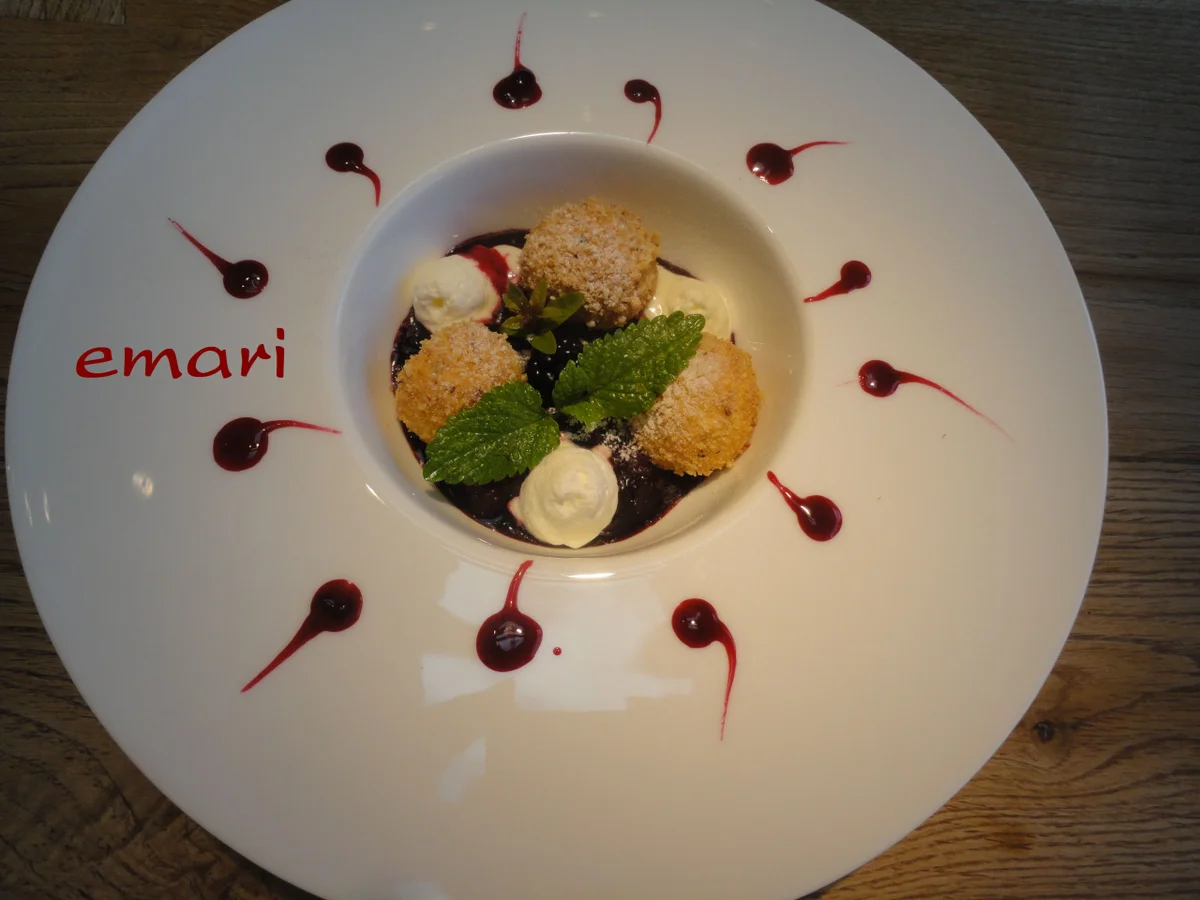 Rezept: Topfen Knöderl an Holunder - Waldbeer Mus Bild Nr. 1274 Topfen Knöderl an Holunder - Waldbeer Mus - Rezept - Bild Nr. 1274