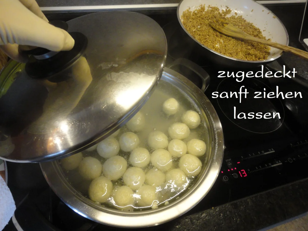 Rezept: Topfen Knöderl an Holunder - Waldbeer Mus Bild Nr. 1754 Topfen Knöderl an Holunder - Waldbeer Mus - Rezept - Bild Nr. 1754