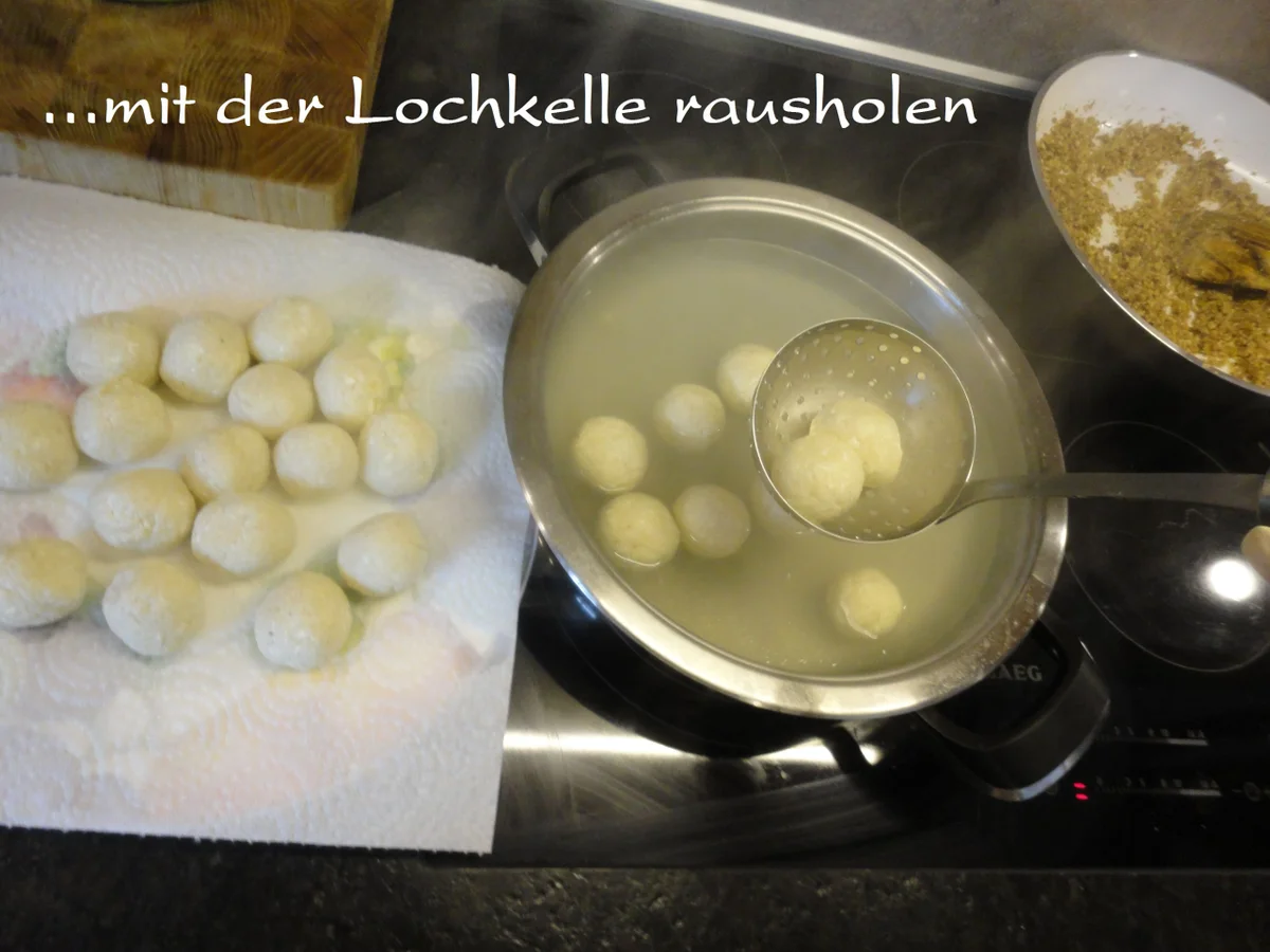 Rezept: Topfen Knöderl an Holunder - Waldbeer Mus Bild Nr. 1755 Topfen Knöderl an Holunder - Waldbeer Mus - Rezept - Bild Nr. 1755