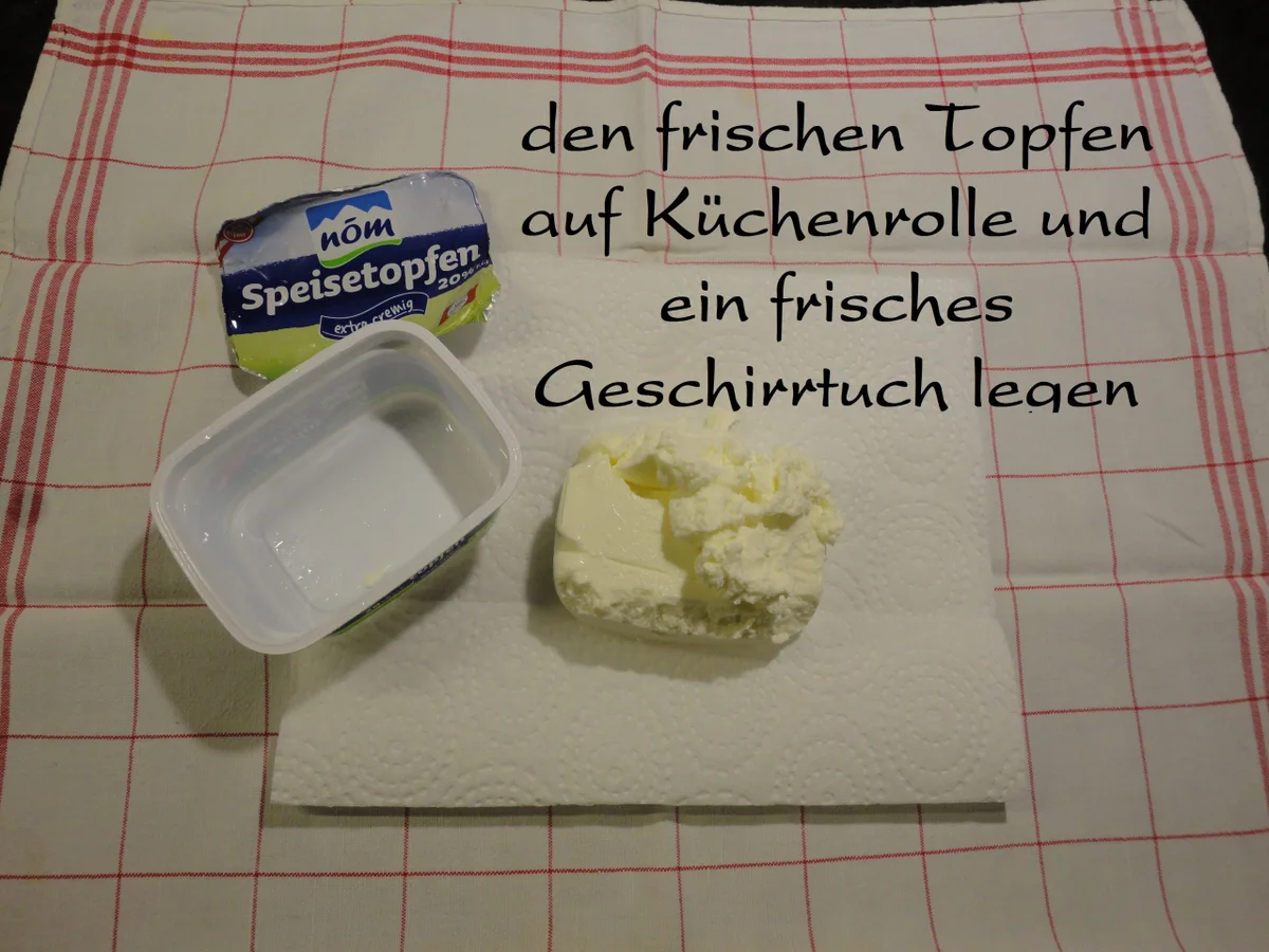 Rezept: Topfen Knöderl an Holunder - Waldbeer Mus Bild Nr. 1756 Topfen Knöderl an Holunder - Waldbeer Mus - Rezept - Bild Nr. 1756