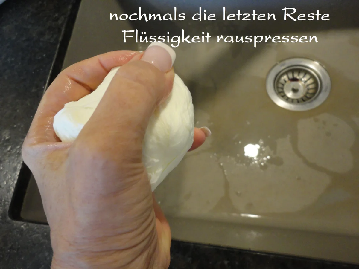 Rezept: Topfen Knöderl an Holunder - Waldbeer Mus Bild Nr. 1757 Topfen Knöderl an Holunder - Waldbeer Mus - Rezept - Bild Nr. 1757