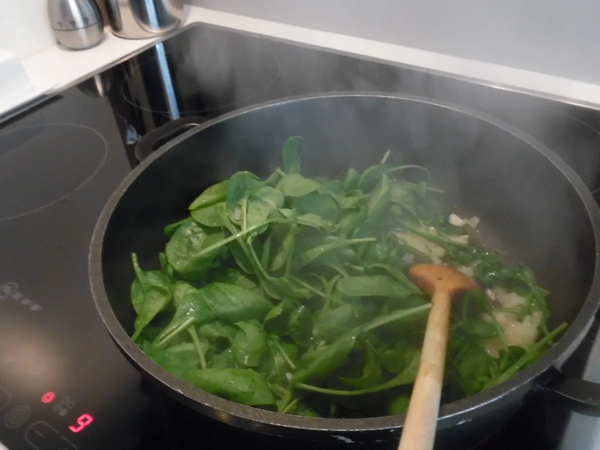 Rezept: "Pasta-Bonbons" mit Spinat-Ricotta-Füllung in Salbei-Butter Bild Nr. 1321 "Pasta-Bonbons" mit Spinat-Ricotta-Füllung in Salbei-Butter - Rezept - Bild Nr. 1321