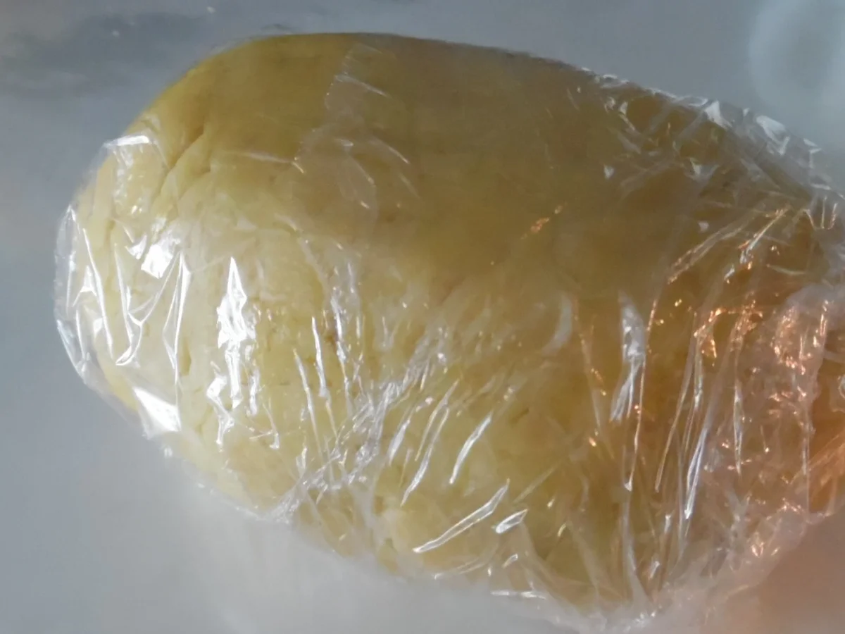 Rezept: "Pasta-Bonbons" mit Spinat-Ricotta-Füllung in Salbei-Butter Bild Nr. 1324 "Pasta-Bonbons" mit Spinat-Ricotta-Füllung in Salbei-Butter - Rezept - Bild Nr. 1324