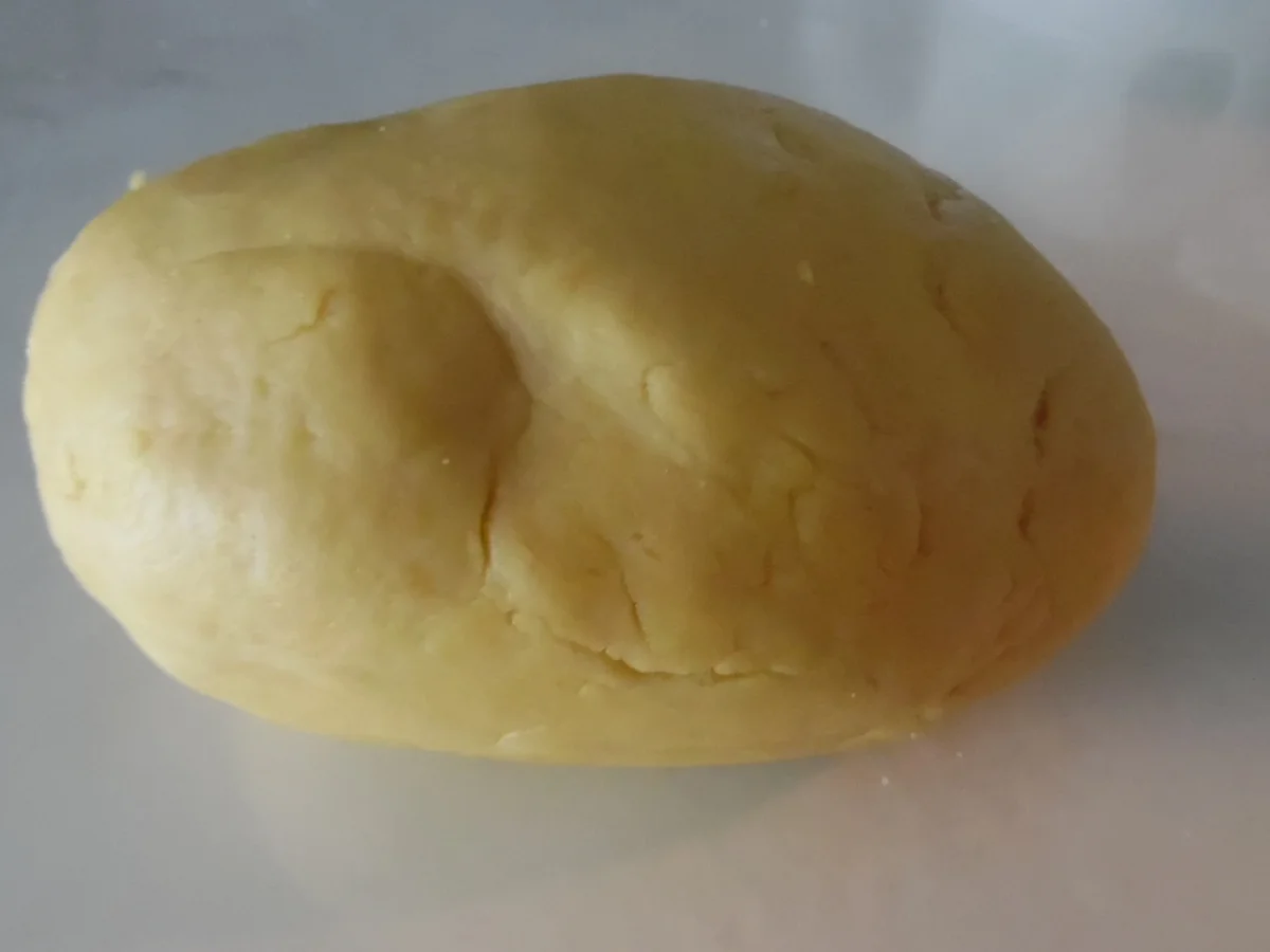 Rezept: "Pasta-Bonbons" mit Spinat-Ricotta-Füllung in Salbei-Butter Bild Nr. 1325 "Pasta-Bonbons" mit Spinat-Ricotta-Füllung in Salbei-Butter - Rezept - Bild Nr. 1325