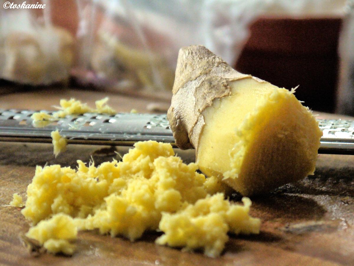 Nektarinen Ingwer Hähnchenkeulen - einfach - 137 kcal/100g