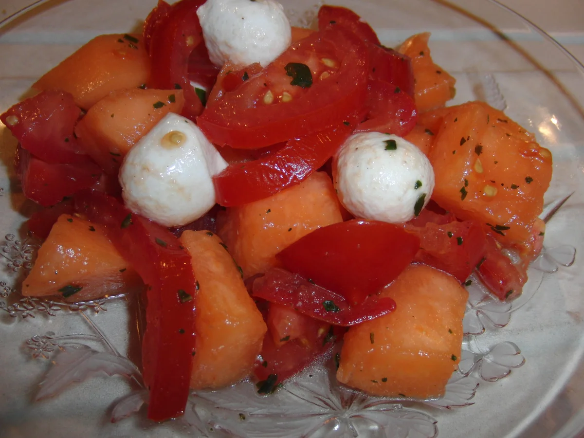 Rezept: TOMATEN - MELONEN - SALAT Bild Nr. 1345 TOMATEN - MELONEN - SALAT - Rezept - Bild Nr. 1345