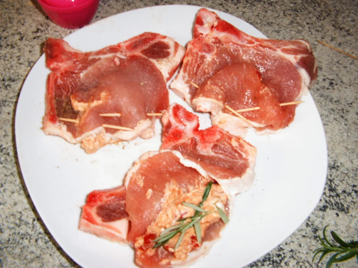 Rezept: Kotelett mit Frischkäse-Tomatenfüllung Bild Nr. 1348 Kotelett mit Frischkäse-Tomatenfüllung - Rezept - Bild Nr. 1348