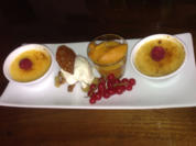 Zweierlei an Creme Brulee mit Honigtalern, Matcha-Tee-Steuseln, und Aprikosenragout - Rezept - Bild Nr. 1344