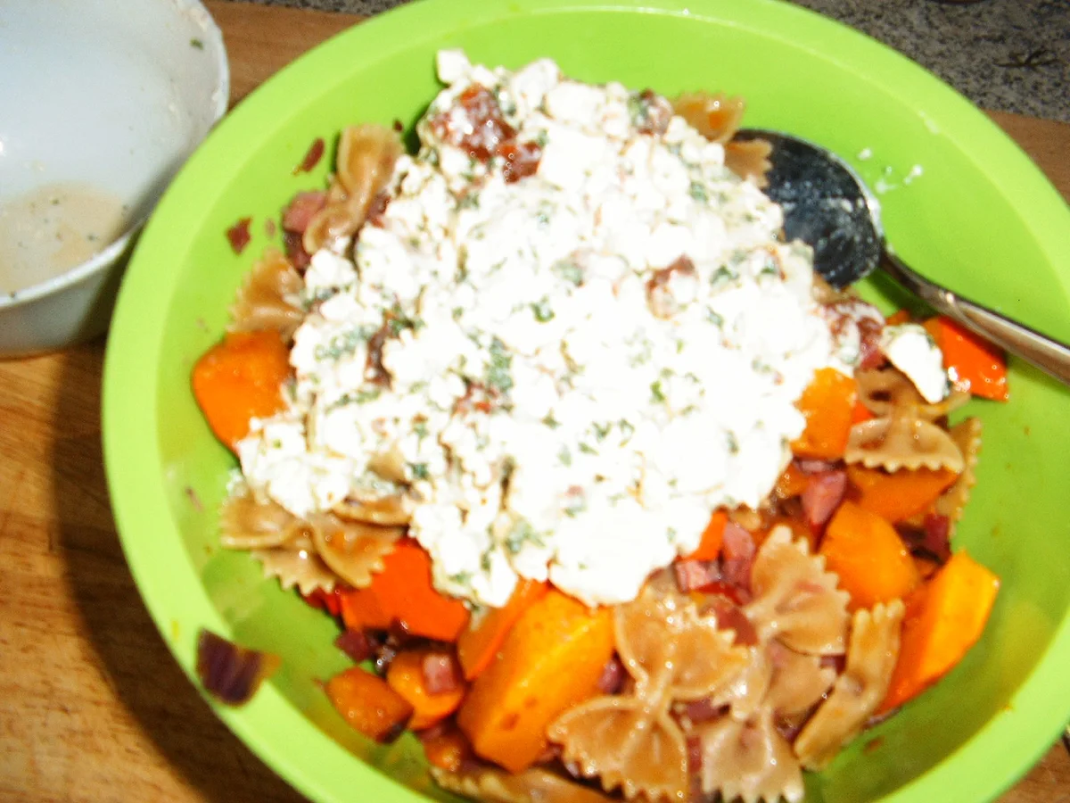 Rezept: Kürbis-Nudel-Auflauf Bild Nr. 1386 Kürbis-Nudel-Auflauf - Rezept - Bild Nr. 1386