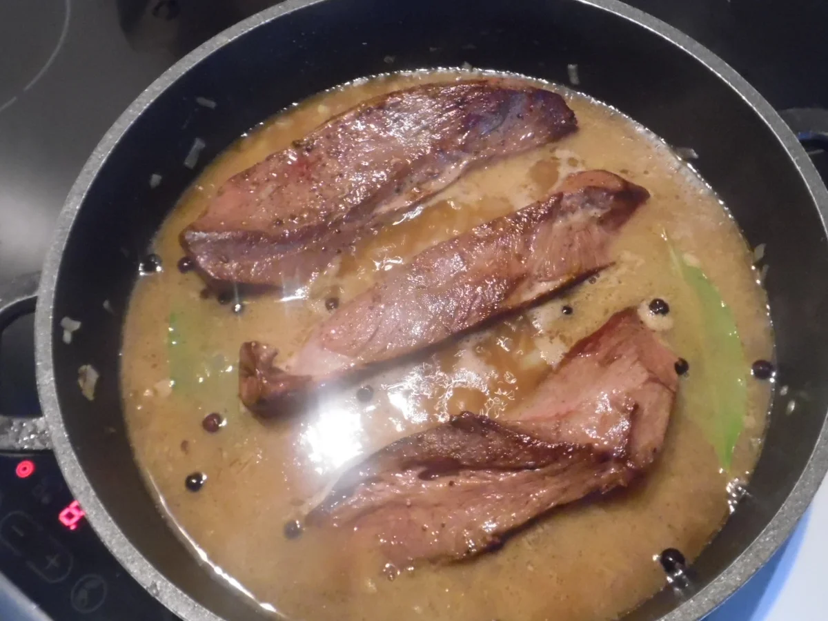 Rinderherz in Weißwein-Zwiebelsoße - Rezept - Bild Nr. 1395