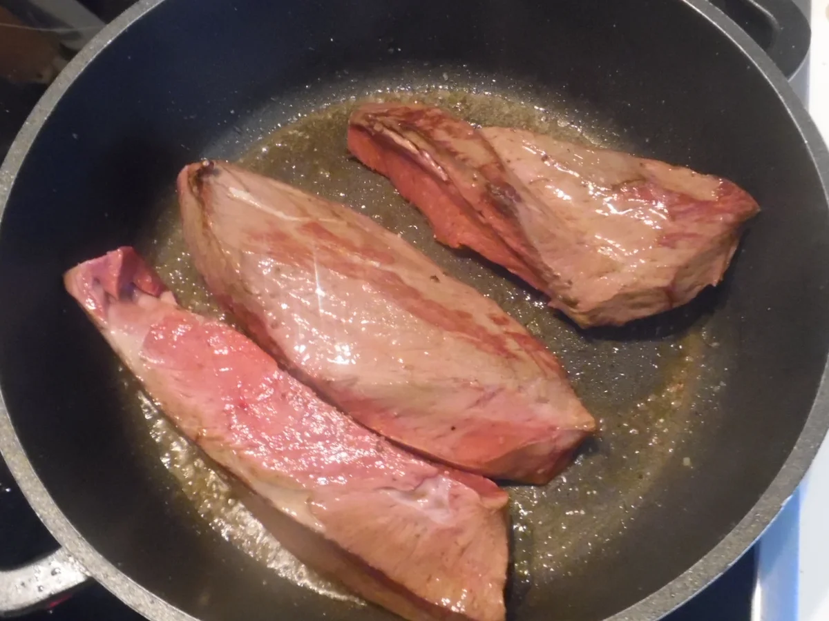 Rinderherz in Weißwein-Zwiebelsoße - Rezept - Bild Nr. 1398