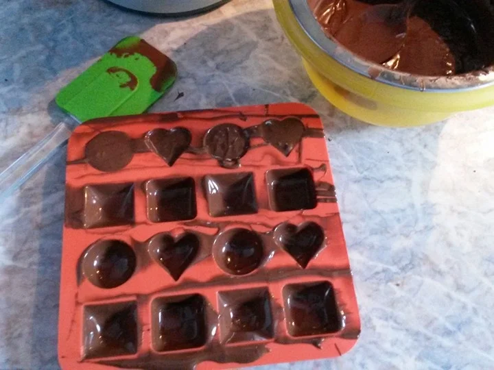 Rezept: Nougat Pralinen / Nugat Pralinen Bild Nr. 1416 Nougat Pralinen / Nugat Pralinen - Rezept - Bild Nr. 1416