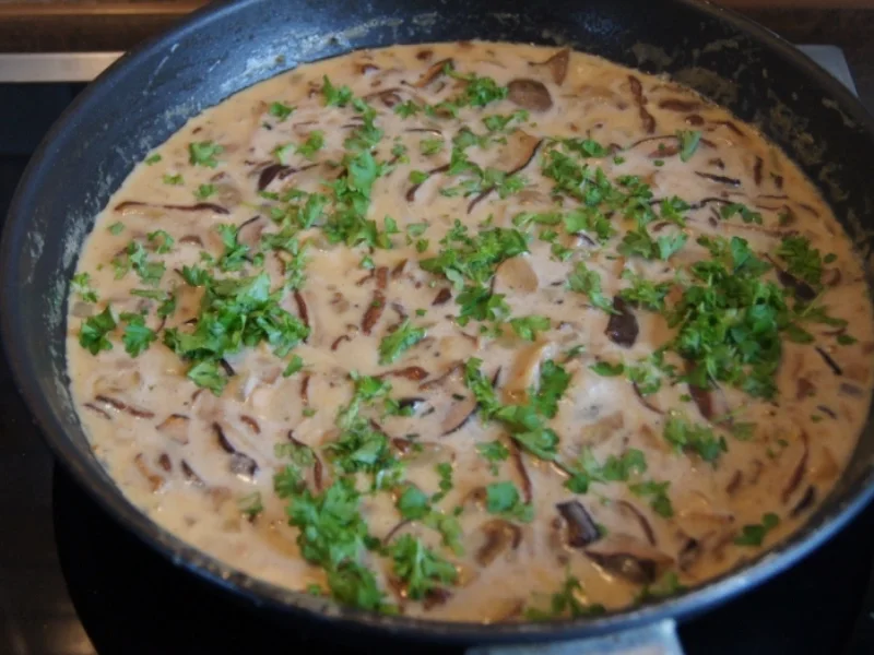 Kürbis-Kartoffel-Knödel mit Steinpilzragout - Rezept - Bild Nr. 1428