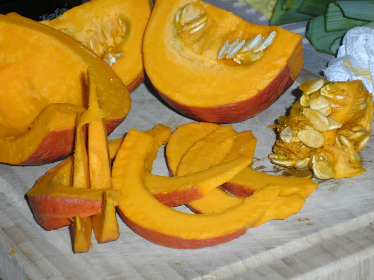 Kürbis mit Mettbällchen und Sahnesoße - Rezept - Bild Nr. 1419