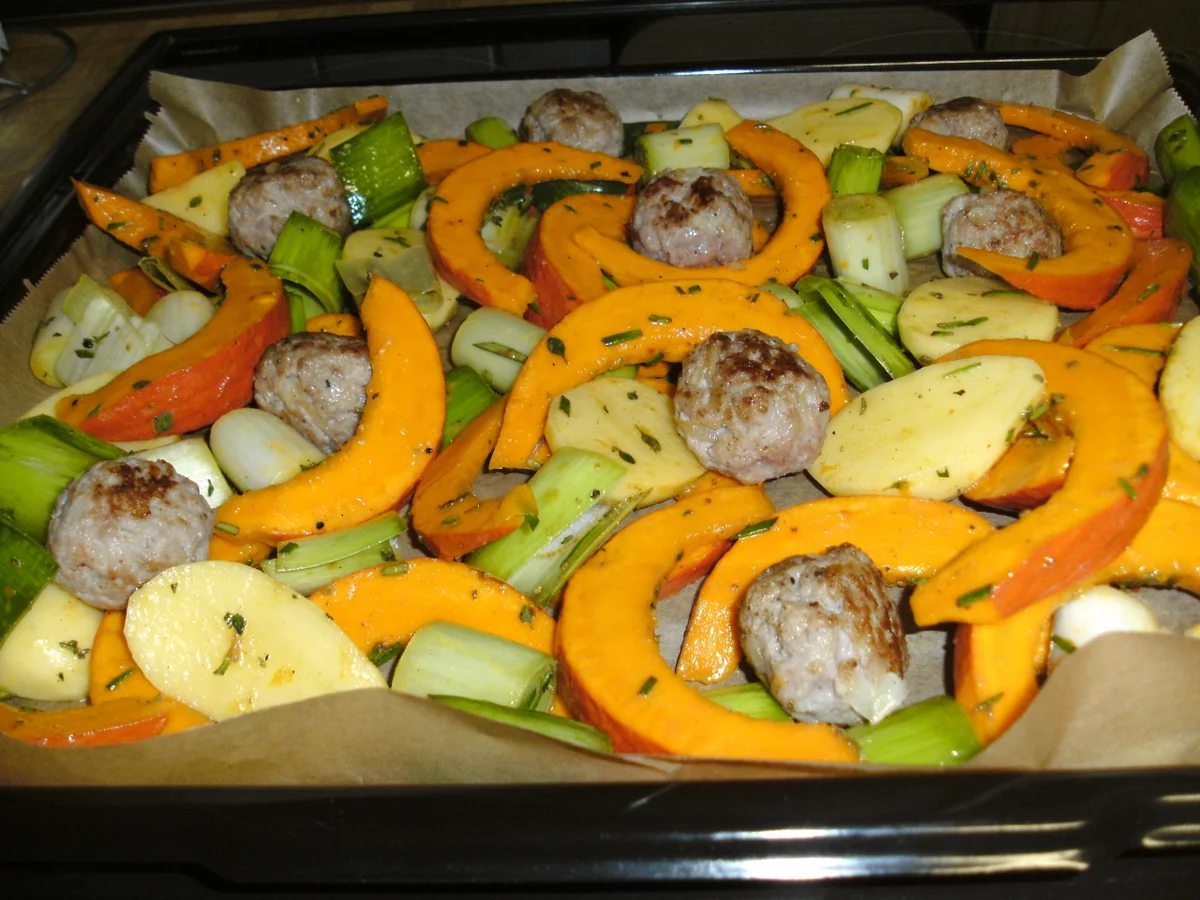 Kürbis mit Mettbällchen und Sahnesoße - Rezept - Bild Nr. 1432