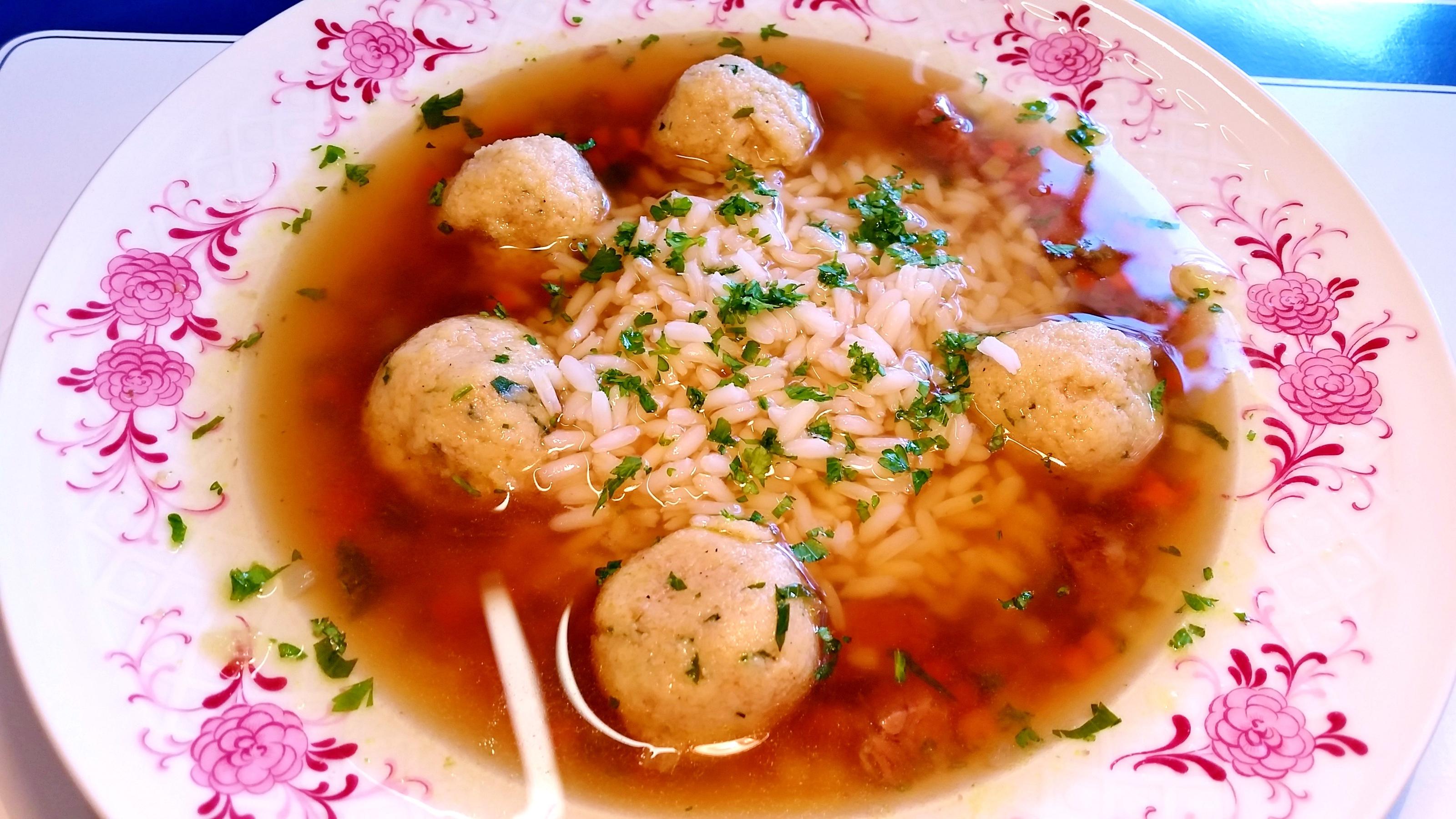 Klare Ochsenschwanzsuppe mit Markklößchen** und Reis - Rezept
Eingereicht von mimi