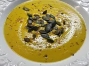 Butternut-Suppe mit gelber Bette - Rezept - Bild Nr. 1417