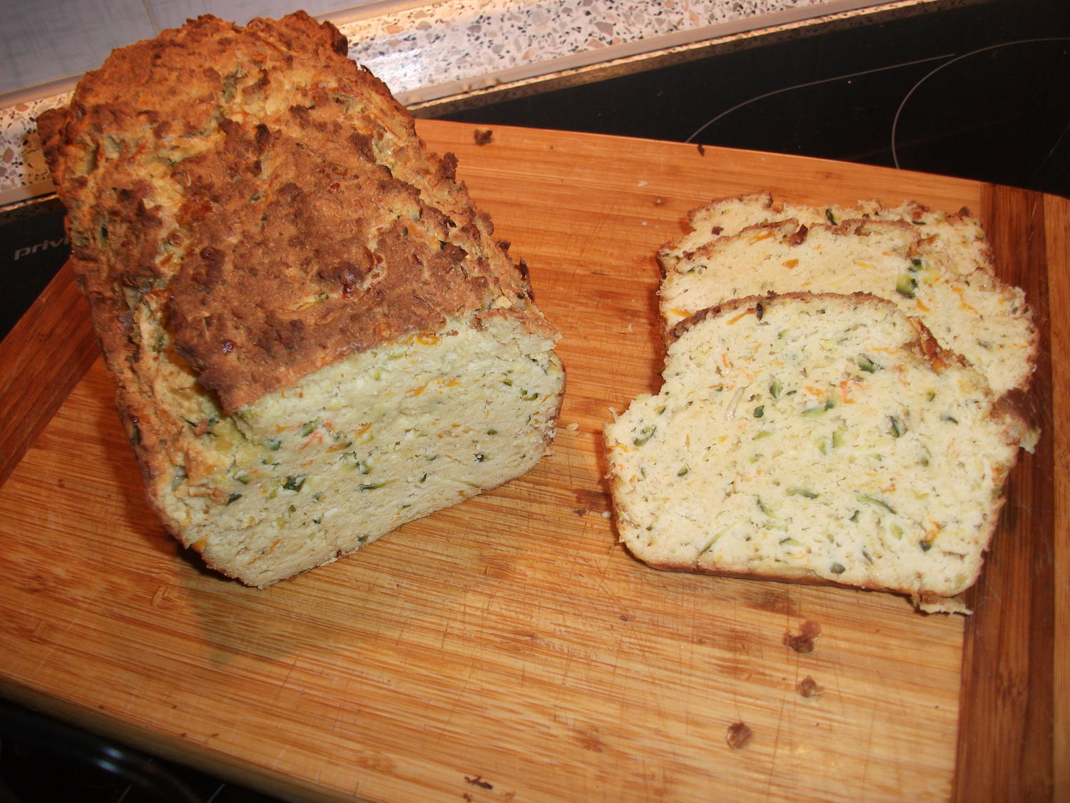 Zucchini-Kürbis-Brot Low Carb - Rezept - kochbar.de