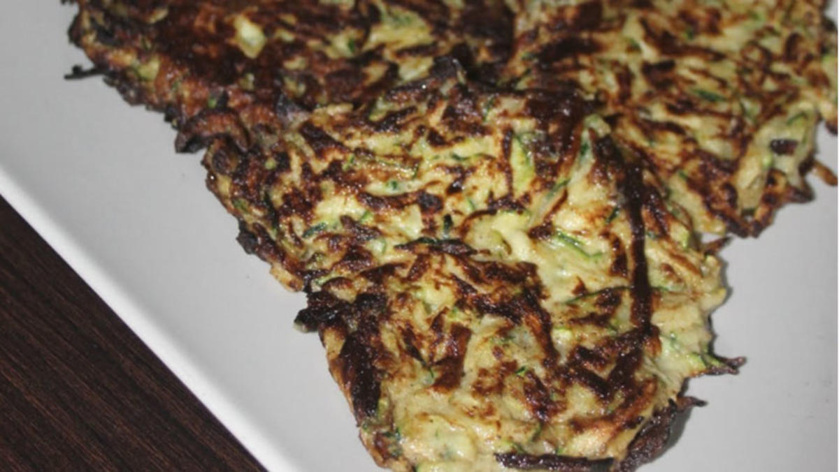 Bilder für LowCarb Zucchini Puffer (Baggers) mit Kräuterquark - Rezept