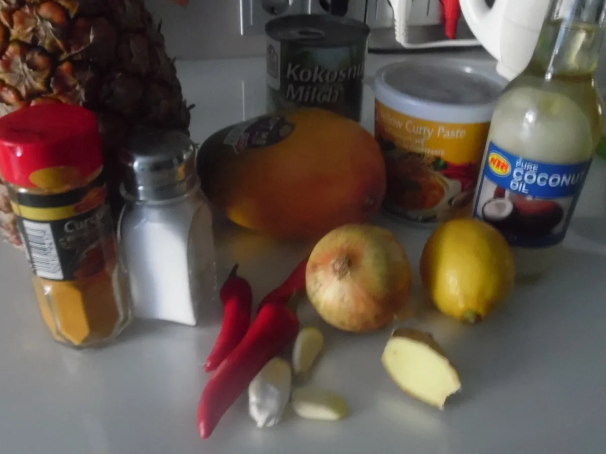 Garnelen in scharfer Kokos-Mango-Soße im Reisring - Rezept - Bild Nr. 1441