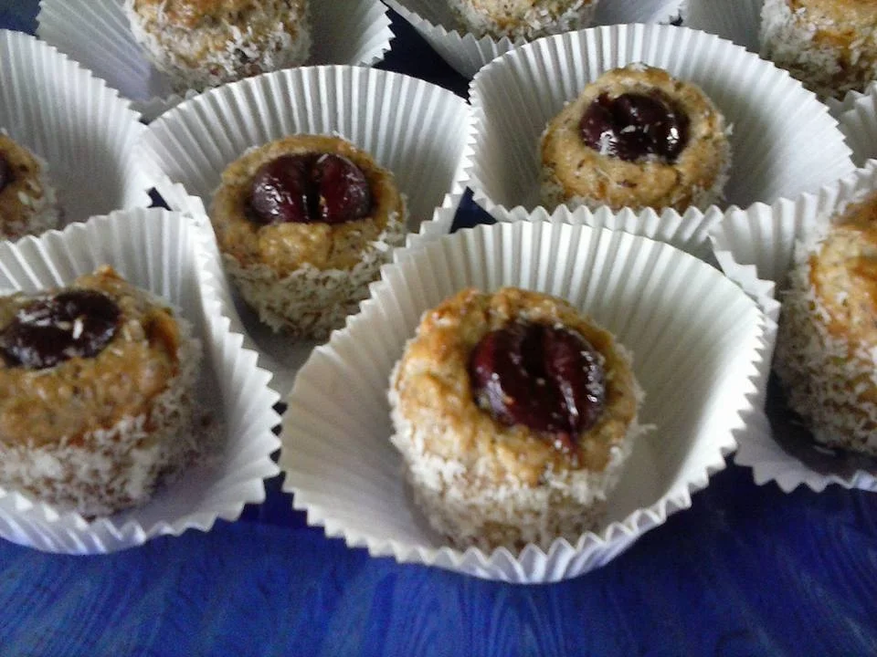 Rezept: Haselnuss küsst Kirsche Low Carb Bild Nr. 1438 Haselnuss küsst Kirsche Low Carb - Rezept - Bild Nr. 1438