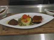 Geschmorte Schweinebäckchen mit Trollingersauce und glasierten Möhren (Uwe und Iris) - Rezept - Bild Nr. 1473