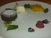 Rezept: Mangoragout an Limetten-Chili-Eis und Schokobrownie Bild Nr. 1538 Mangoragout an Limetten-Chili-Eis und Schokobrownie - Rezept - Bild Nr. 1538