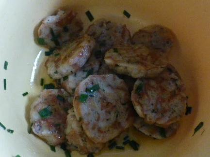 Rezept: Lauwarmer Semmelknödelsalat mit Kalbsleber und Apfelschalotten Bild Nr. 1487 Lauwarmer Semmelknödelsalat mit Kalbsleber und Apfelschalotten - Rezept - Bild Nr. 1487