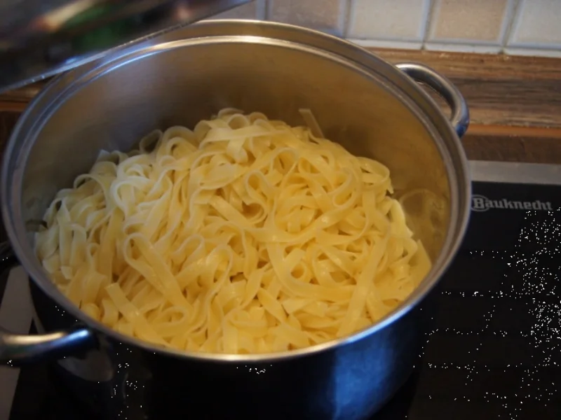 Salbei-Hähnchenbrustfilet-Nudeln - Rezept - Bild Nr. 1492