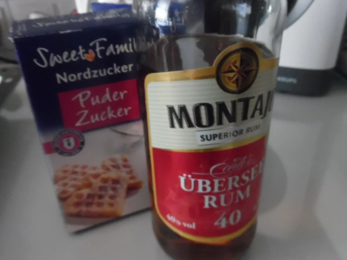 Schoko-Torte mit Rum-Guss - Rezept - Bild Nr. 1501