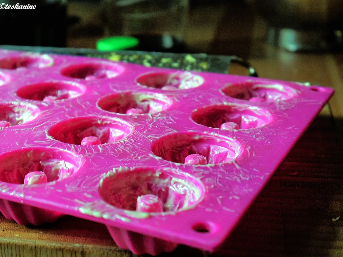 Rezept: Zitronen-Gugelhüpfer mit Mohn Bild Nr. 1533 Zitronen-Gugelhüpfer mit Mohn - Rezept - Bild Nr. 1533