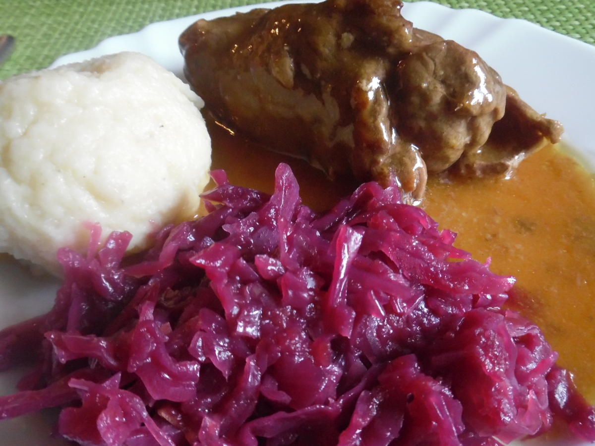 Rinderrouladen Mit Rotkraut Und Klößen Rezept Kochbarde 