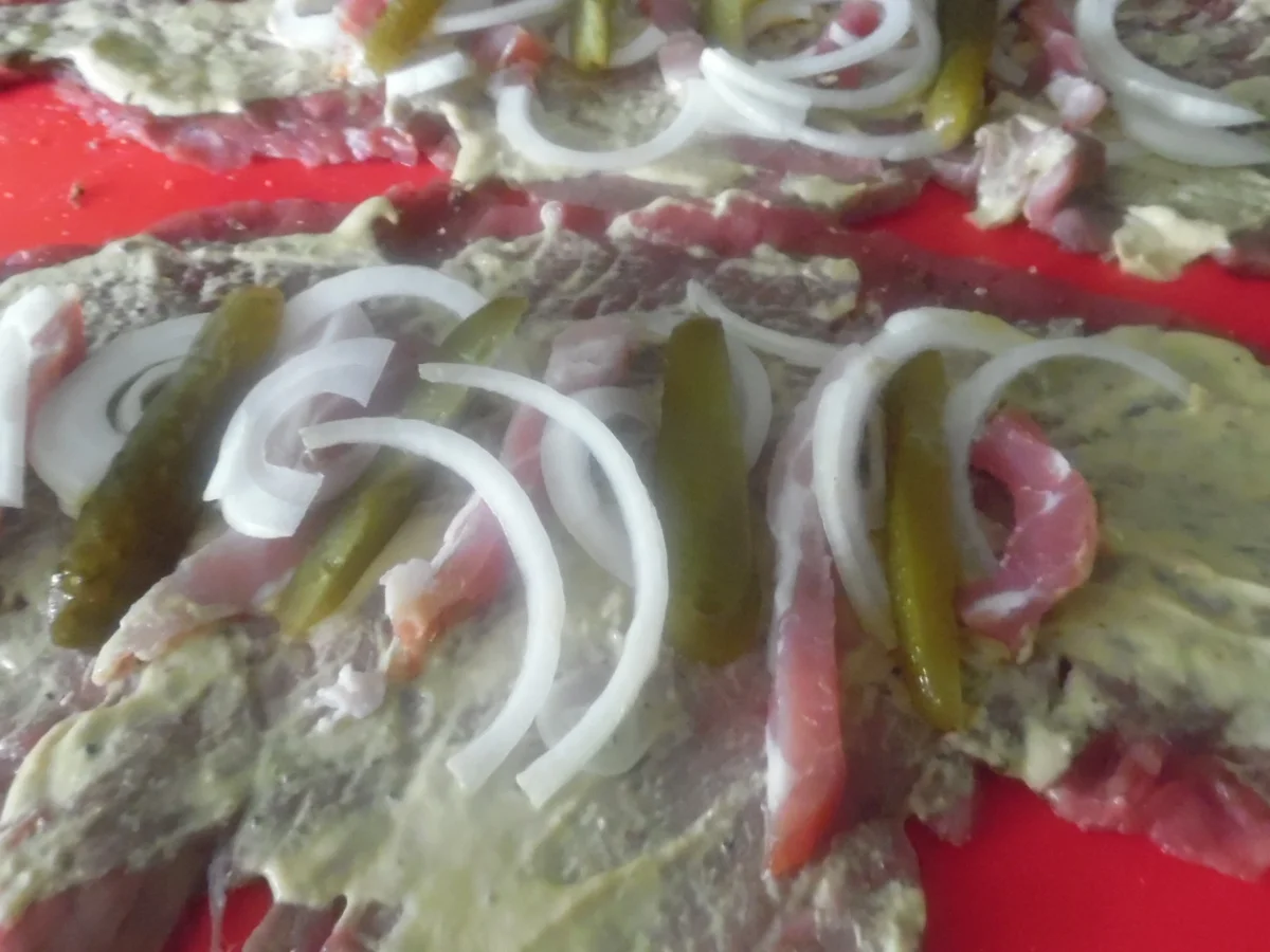 Rezept: Rinderrouladen mit Rotkraut und Klößen Bild Nr. 1529 Rinderrouladen mit Rotkraut und Klößen - Rezept - Bild Nr. 1529