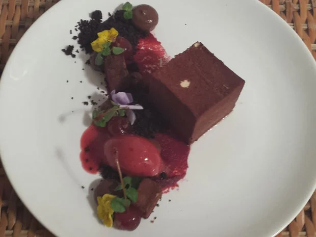 Rezept: Black Forrest Gateau mit Kirsche, dunkle Schokolade und Fleur de Sel Bild Nr. 1538 Black Forrest Gateau mit Kirsche, dunkle Schokolade und Fleur de Sel - Rezept - Bild Nr. 1538