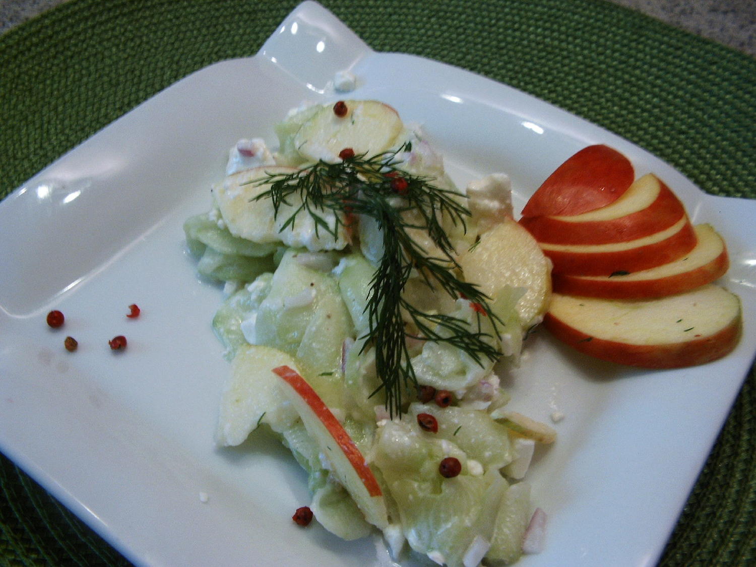 Gurken-Apfel- Salat - Rezept mit Bild - kochbar.de