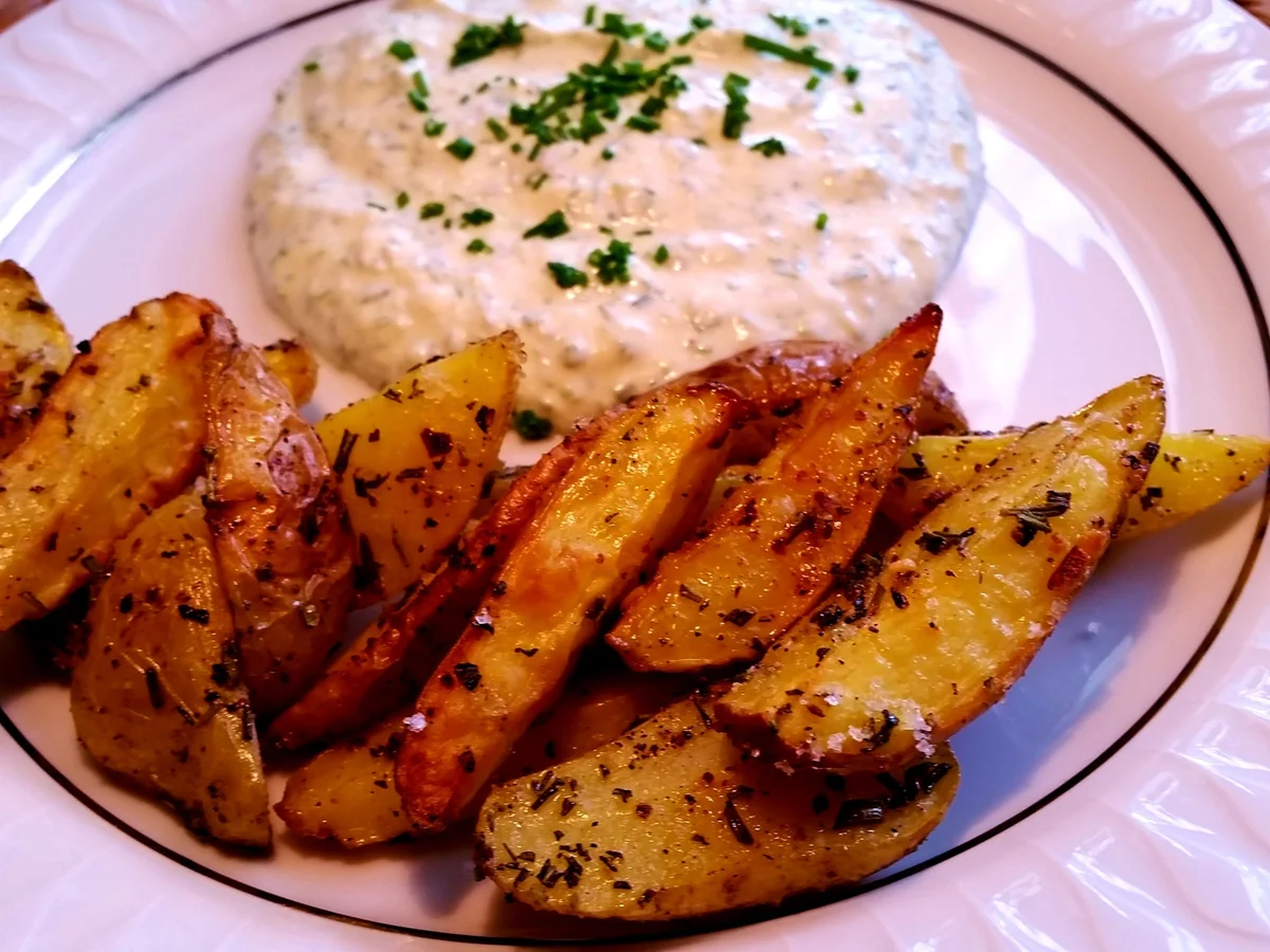 Kartoffelspalten vom Backblech ... - Rezept - Bild Nr. 1540