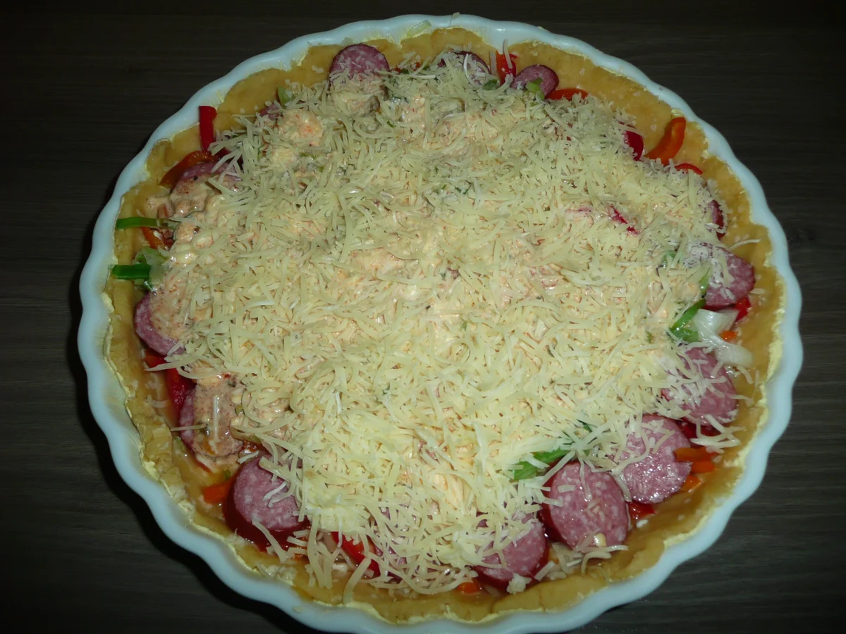 Paprika, Lauch + Kabanossi auf einer Quiche. - Rezept - Bild Nr. 1550