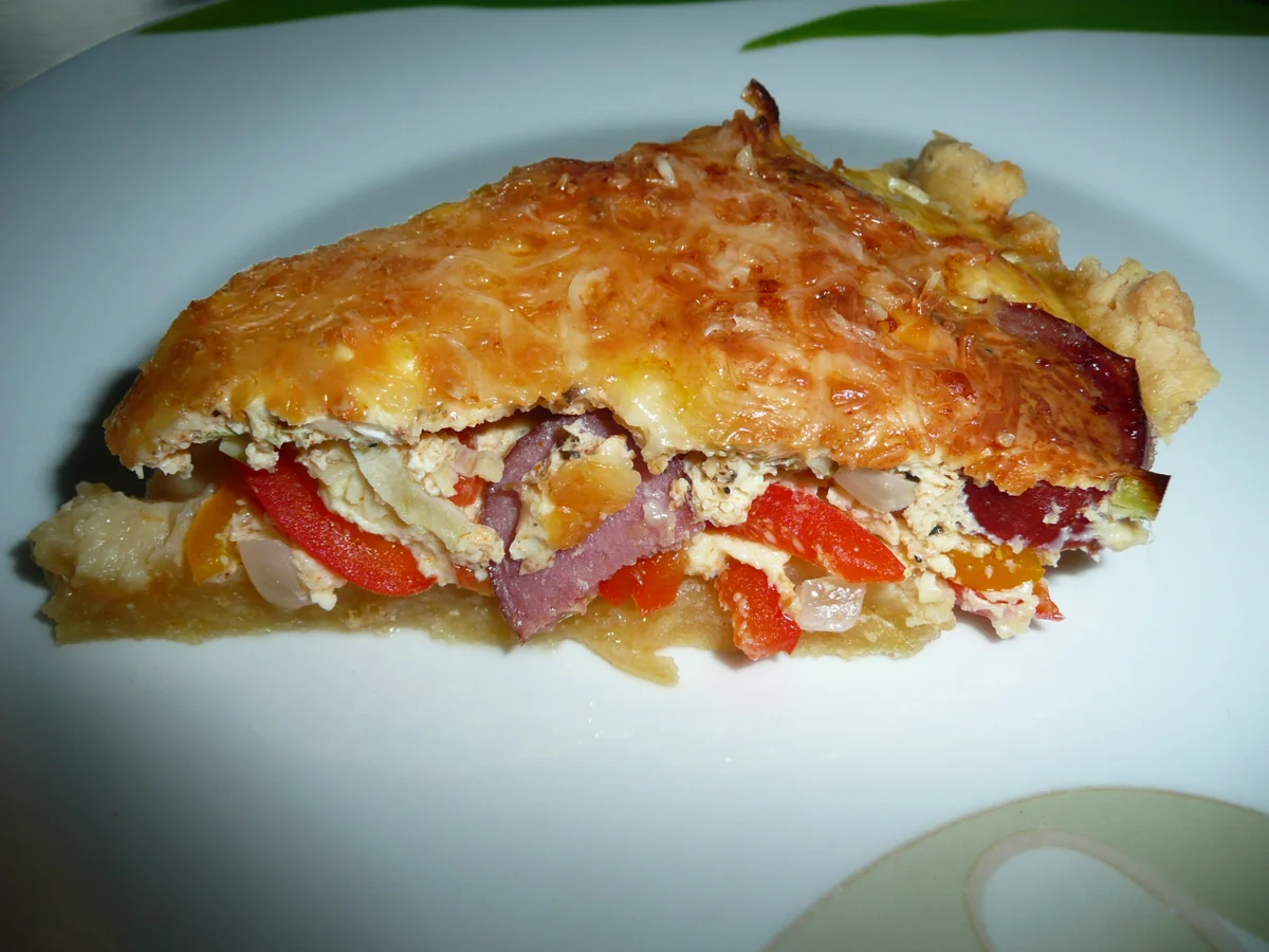 Paprika, Lauch + Kabanossi auf einer Quiche. - Rezept - Bild Nr. 1552