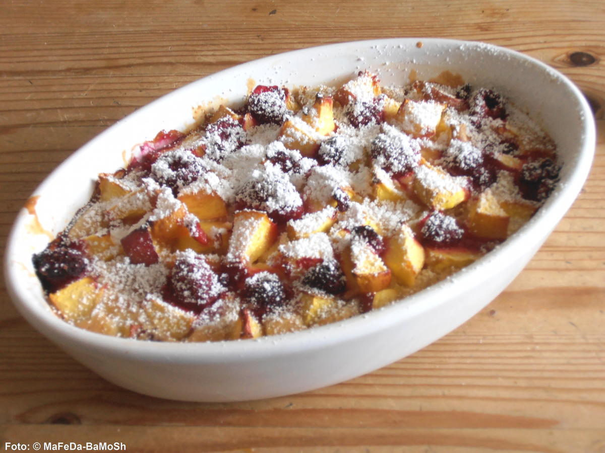 Pfannkuchenauflauf mit Nektarinen - Rezept - kochbar.de