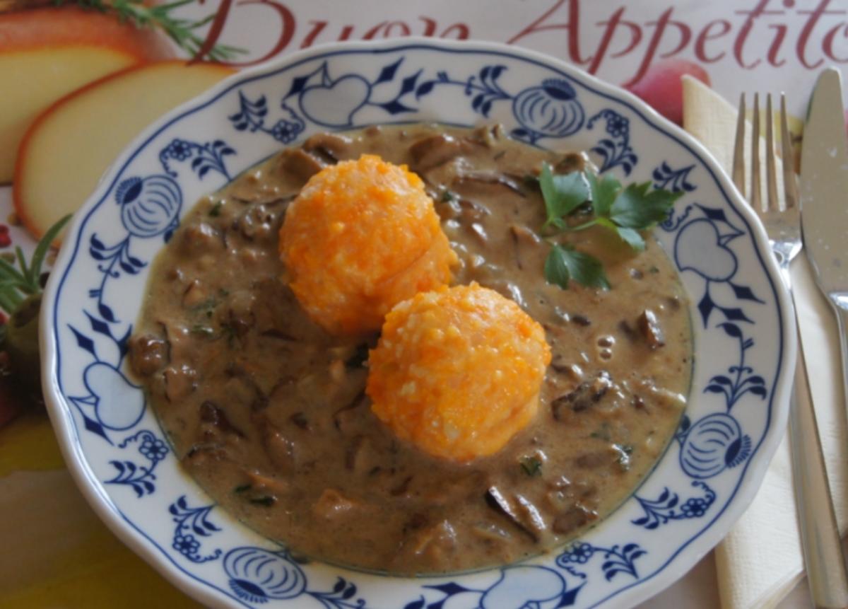 Bilder für Möhren-Kartoffel-Knödel mit Waldpilzragout - Rezept